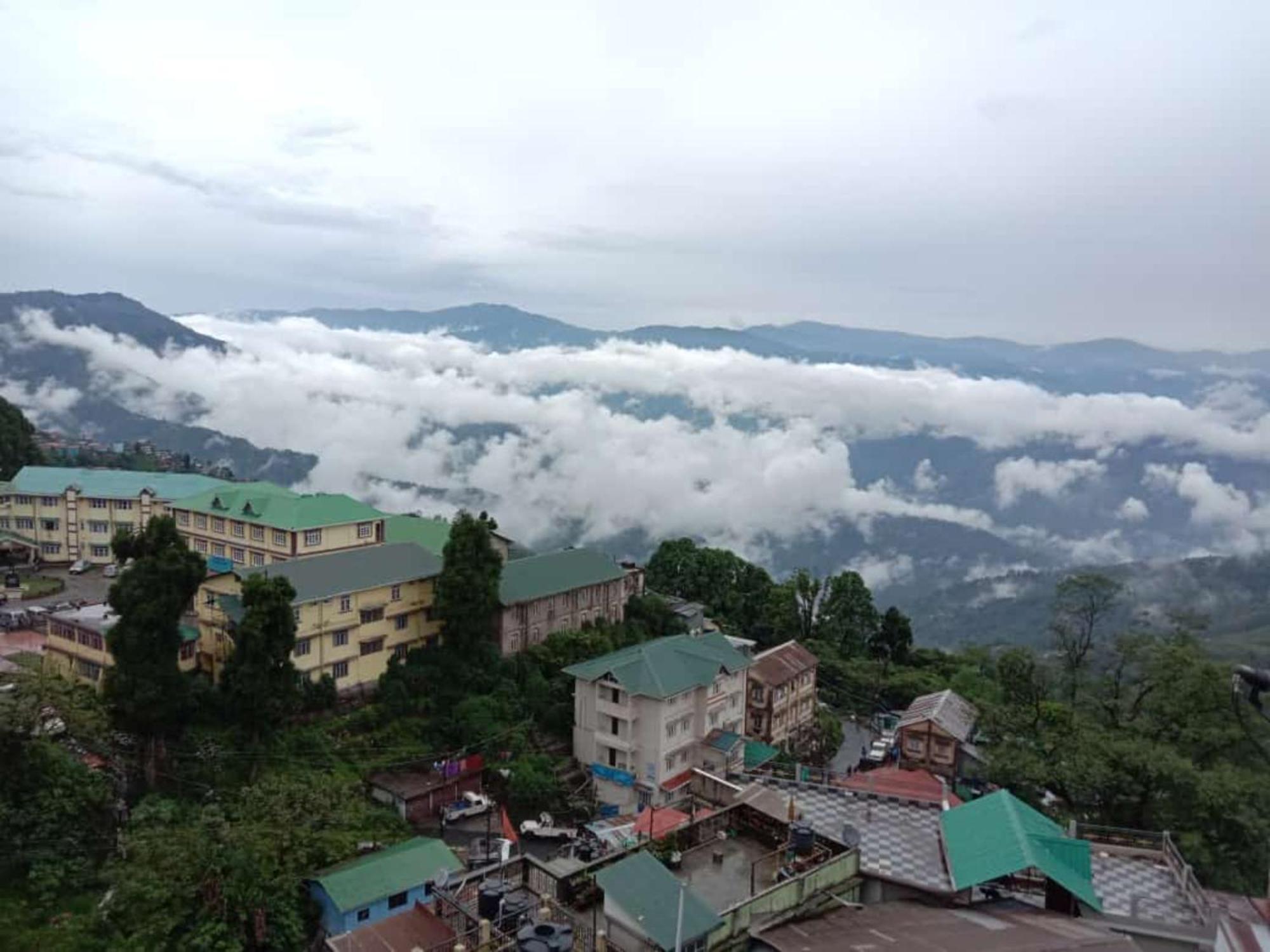 Hotel Pitstop Darjeeling - Excellent Service Recommended & Couple Friendly Exterior photo
